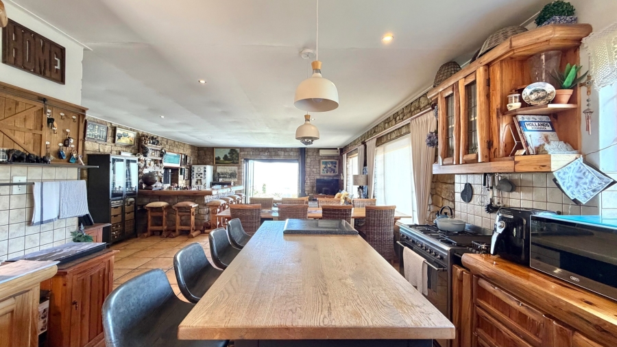 4 Bedroom Property for Sale in Heldervue Western Cape
